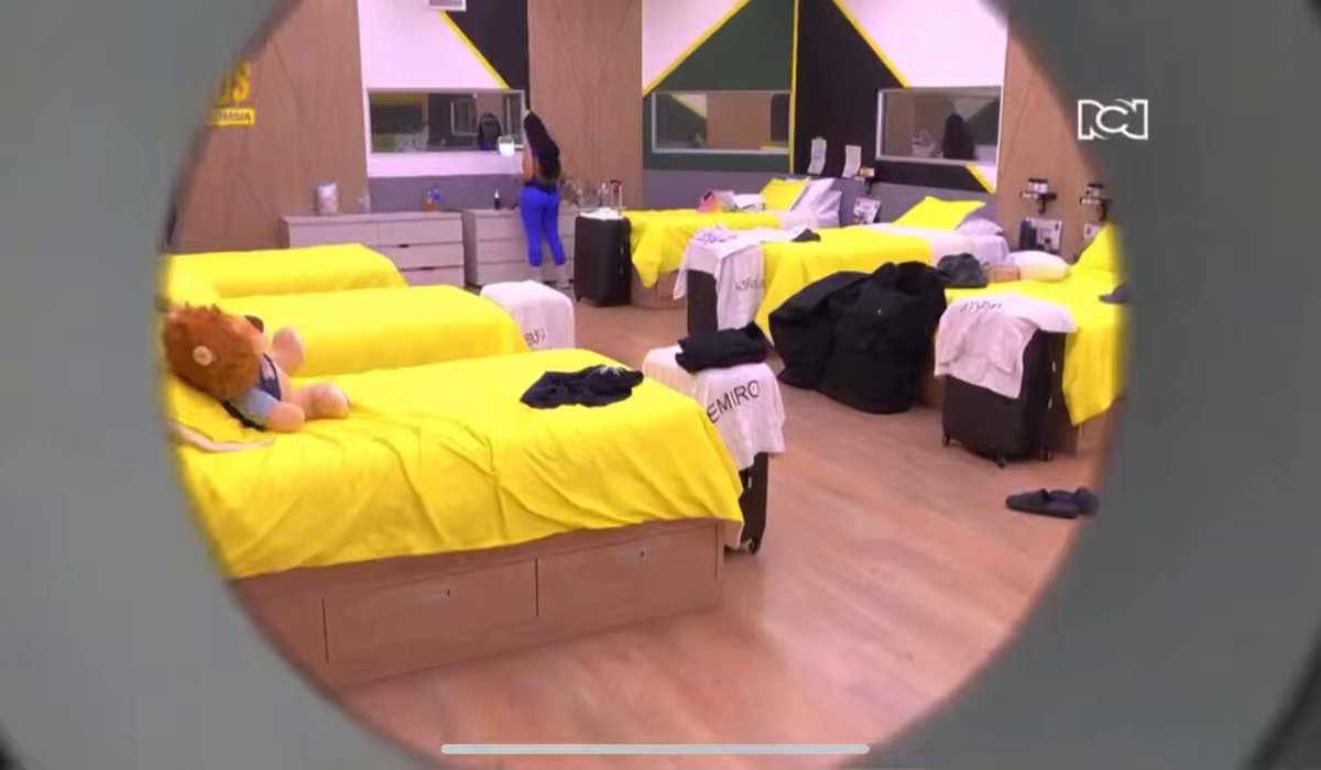 “No te la estoy montando Karina pero ósea, no esperas que se vaya lady y ya le cogiste los cajones, o sea así es lo que te duele lady?” Dios mío pero Fiona ser TAN RIDICULA Y PAYASA? #LaCasaDeLosFamososCol #LaCasaDeLosFamososCol2