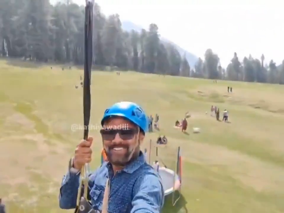 Guy films himself going down a zip line during recent jihadist terror attack in India while people are actively being killed below him 👀 He seemingly has no idea despite the fact that you can see and hear AK fire in the background.... #SituationalAwareness #PahalgamTerroristAttack #pakistan #india #Pakistani #clueless #rural #WTF