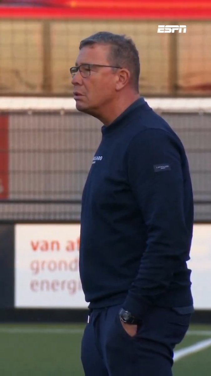 Leeroy Echteld kan zich niet inhouden 🗣️ "Jullie gaan nooit de Eredivisie in." #JAZDBO