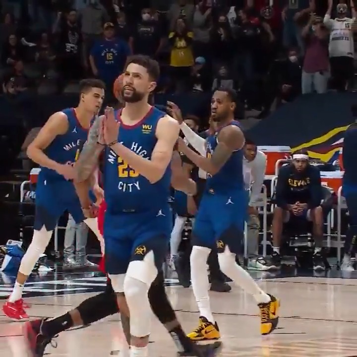 Devastado por la noticia de Lillard. No se merece un “final” así para su carrera. Recordemos que hubo un momento en el que los rivales daban gracias a Dios cuando le daba por fallar un tiro. Cuando estaba encendido nada ni nadie podía pararlo.