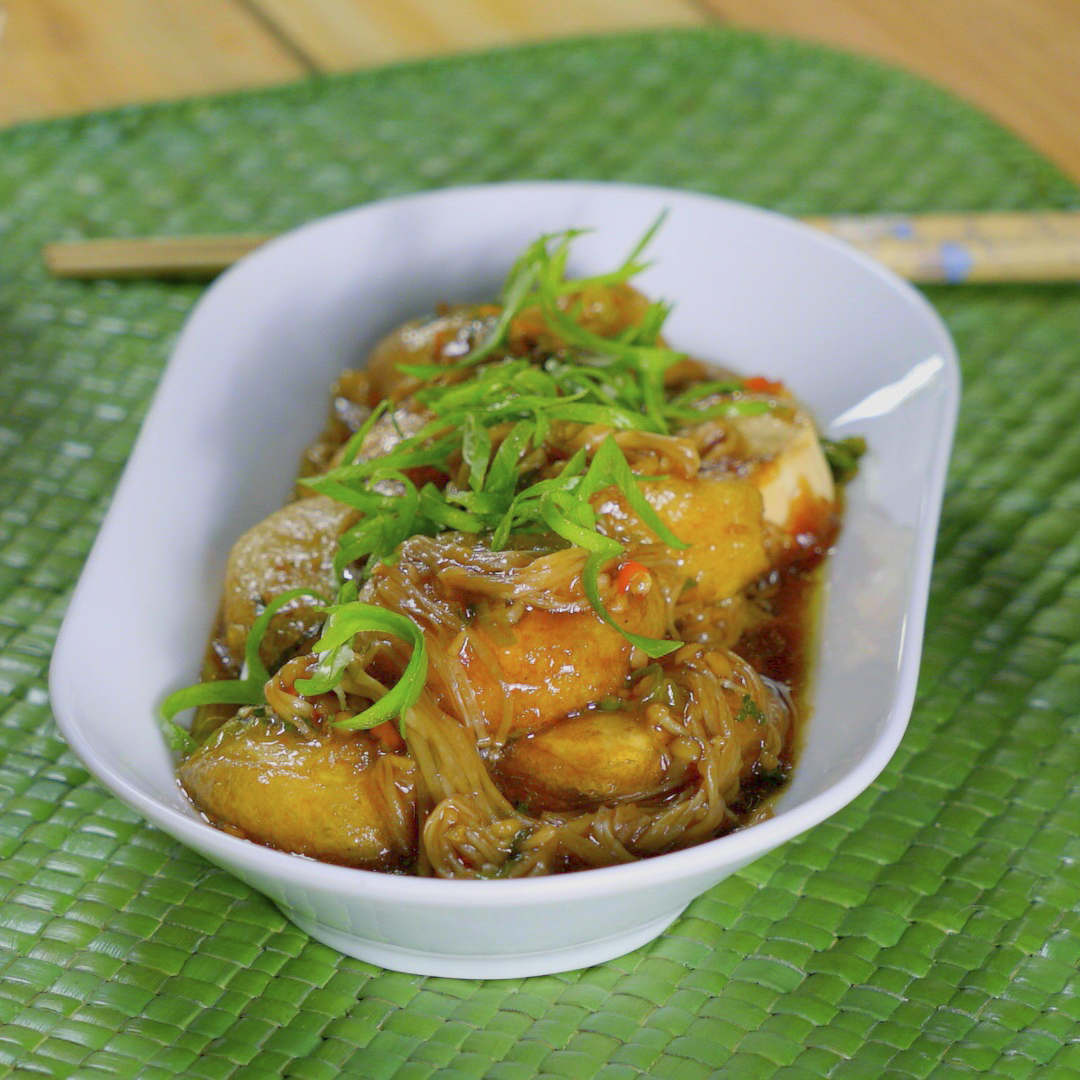 Tofu + enoki = Lauk makan simple yang enak!🤩 Kamu sebut tofu ini apa? 1. Tofu telur 2. Tahu telur