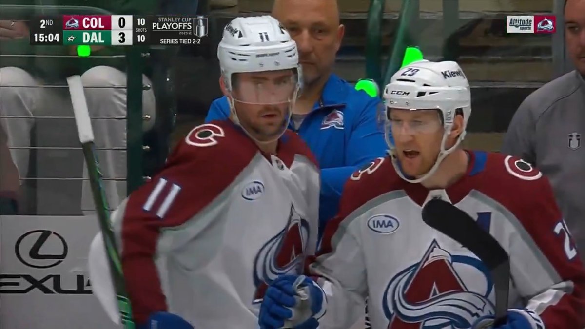 Nathan MacKinnon lets Charlie Coyle hear it after a sloppy power-play shift 😳😤
