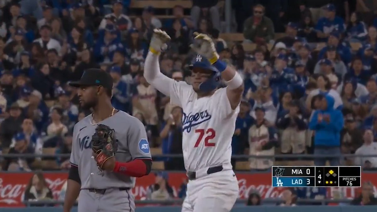 Segundo imparable en el juego para Miguel Elías y Andy anota.