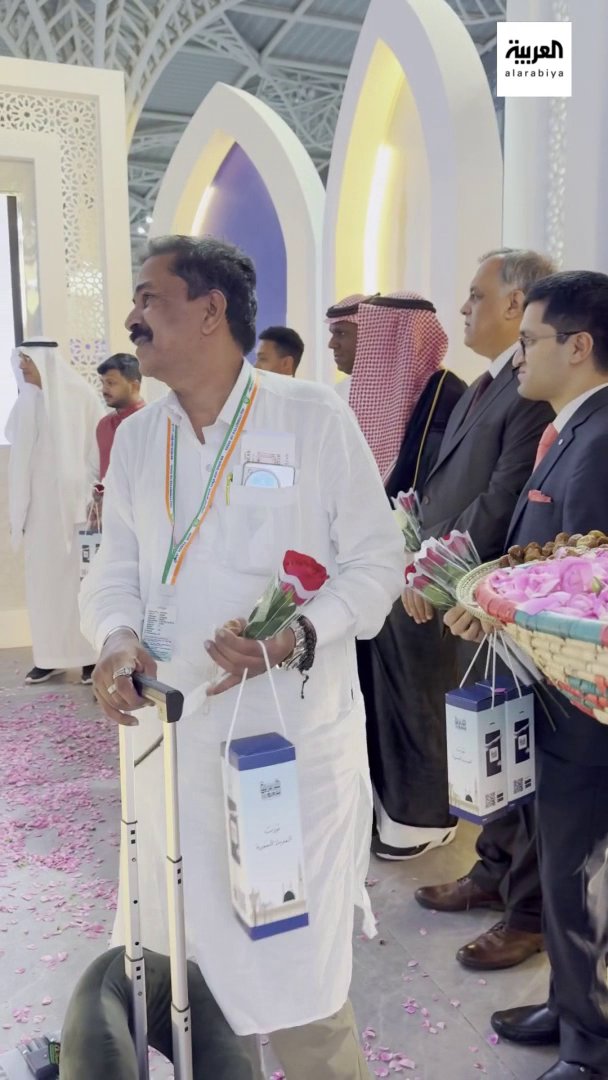 طلائع الحجاج يتوافدون لـ #السعودية.. وصول أولى رحلات حج هذا العام لـ #المدينة_المنورة قادمة من #الهند #العربية_في_الحج عبر: عبدالرحمن الفريدي