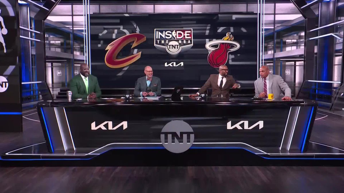 "You couldn't win one game??" 💀 Chuck &amp; Shaq got into it about the Big Fella getting swept six times 😂