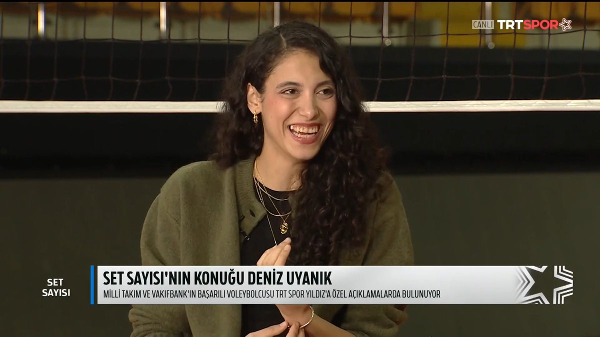 Deniz Uyanık : Mental olarak çok zorlandım. Çünkü farklı bir atmosfer,burada oynarken farklı bir sorumluluk hissettiğim için stres yaşadım. Stresten ağladığım günler oldu.