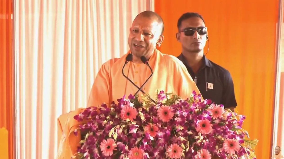 आज किसी गरीब के राशन पर कोई डकैती नहीं डाल सकता, अगर डकैती डालेगा तो उसे भी मालूम है... बाप-दादा ने भी जो कमाया होगा, वह भी सरकार अपने कब्जे में लेकर के गरीबों में वितरित कर देगी...