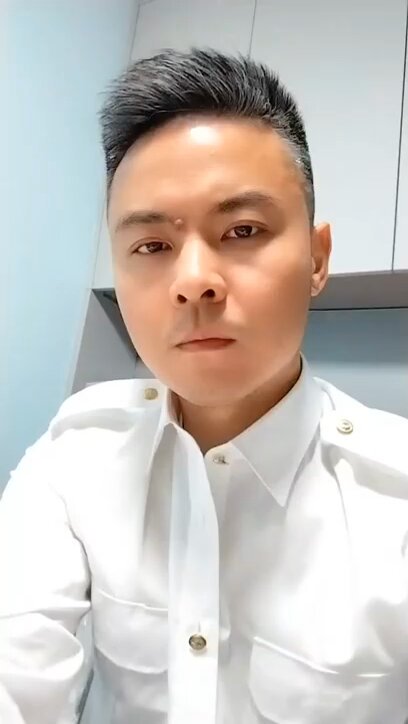 西安本土航空公司幸福航空被爆停航，并取消了4月28日到4月30日每日16班的客运航班，《现代快报》报道，幸福航空一名财务工作人员表示，因为「公司没钱飞了，员工工资才发到去年6月」。另外一名员工透露，公司长期处于没钱状态。一名幸福航空的飞行员称，距离他上次执飞航班已经过去四年了，因为没有稳定收入和社保，这几年自己一直靠送外卖，家教维持生计。 资料显示，幸福航空是全球最大且唯一形成商业规模的国产民机运营商，拥有25架新舟60飞机，5架波音737-800飞机，员工1000余名，建成过夜基地及外站4个，开通航线40余条。 据天眼查信息显示，幸福航空由幸福奥凯航空企业管理有限公司100%控股，实控人为西安市政府国有资产监督管理委员会。