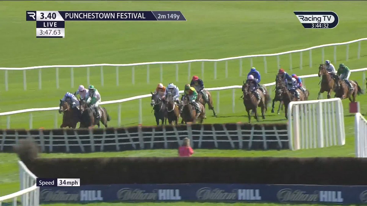 It's a British rout! 🤣 Win-machine 𝐀𝐬𝐜𝐞𝐧𝐝𝐢𝐧𝐠 𝐋𝐚𝐫𝐤, expertly handled by Harry Derham, rises to the occasion in the Listed Killashee Handicap Hurdle Punchestown 🕊️