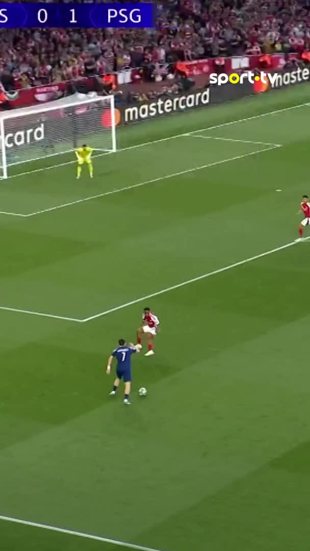 Não está fácil travar Kvaratskhelia 🍿 #sporttvportugal #CHAMPIONSnaSPORTTV #ChampionsLeague #Arsenal #PSG