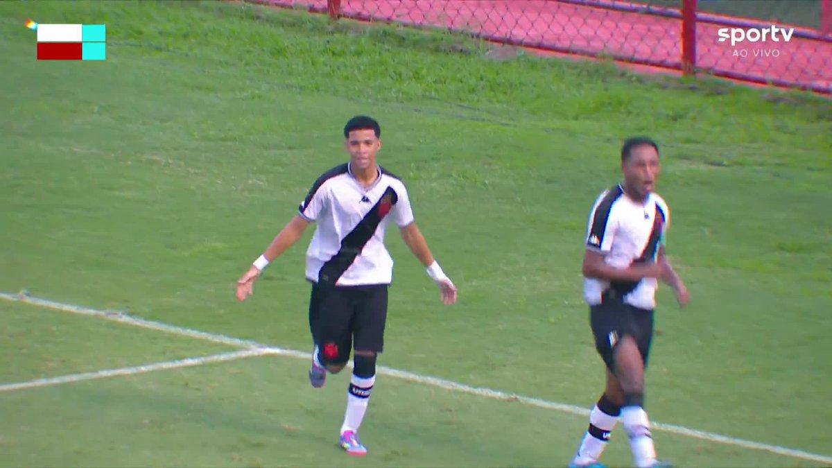 🏆 Andrey Fernandes fez o terceiro do Vasco na vitória por 3 a 0 diante do Flamengo, que confirmou o time na final da Copa do Brasil Sub-17. O Vasco já tinha vantagem por ter vencido a partida de ida por 4 a 2.