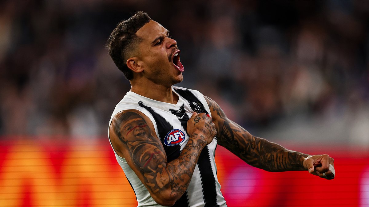 More of this, until at least 2030 🤩 Following the news of his four-year contract extension, enjoy the very best of Bobby Hill's work in the black and white!