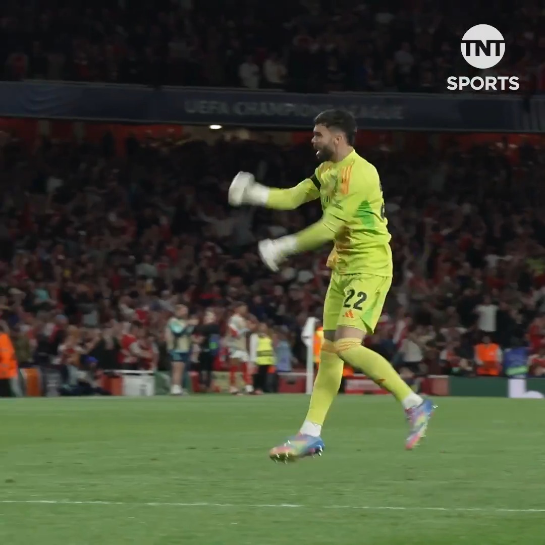 The moment Arsenal thought they had levelled their semi-final tie vs PSG 😢 🔜 No Filter: