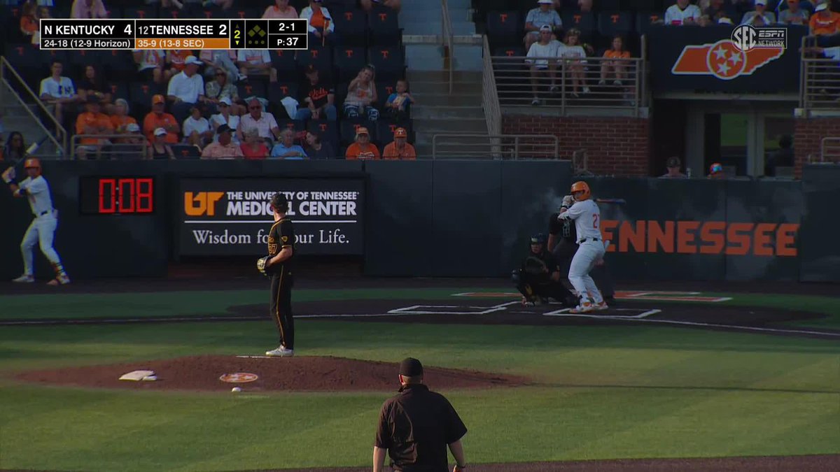 Lawless LAUNCHED that one OVER the porches! 📺 (SECN+) #GBO // #BeatNKU