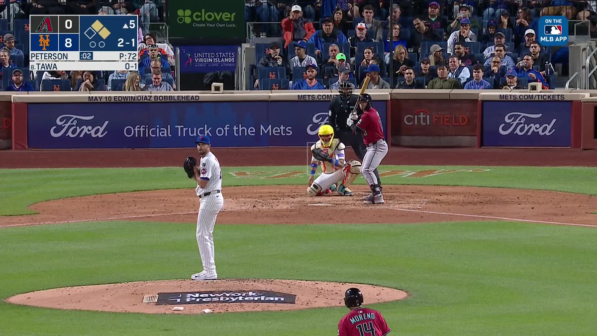 WHAT A STOP BY PETE ALONSO! He gets the force out at second!