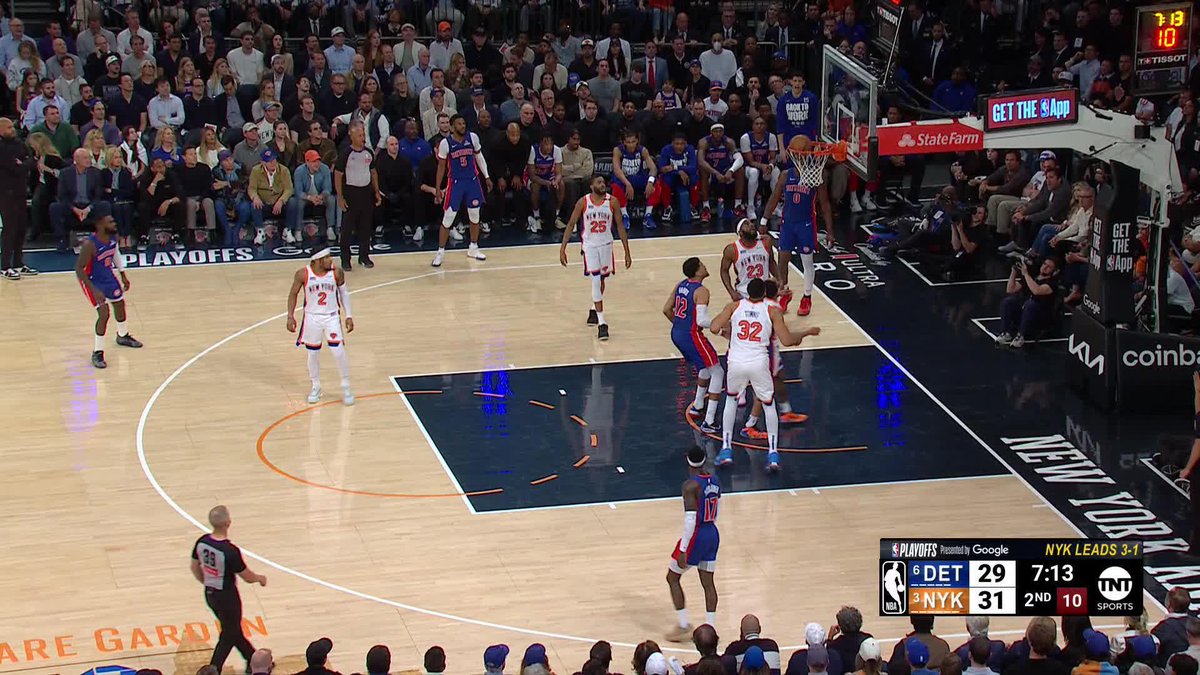 7-straight Tobias Harris points for the Detroit Pistons 😤