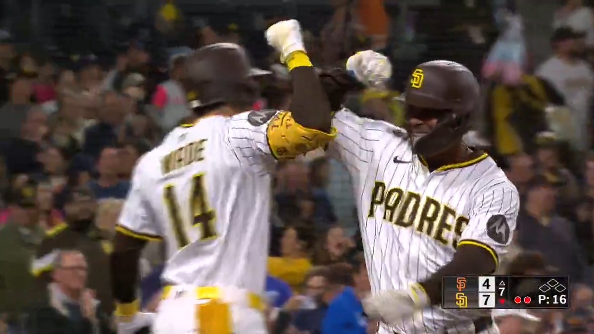 Bogey's got Petco Park boomin' 💥