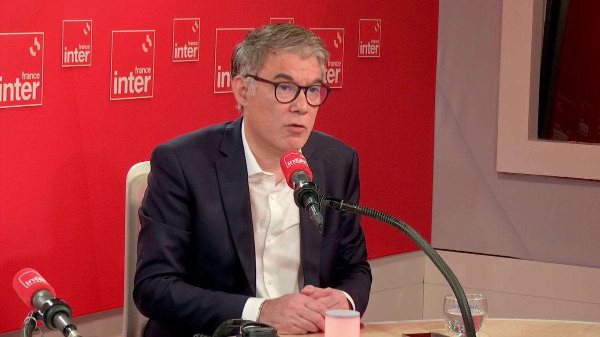 "La ligne est coupée." François Hollande "cherche à alimenter les querelles, les haines et les désaccords pour pouvoir mieux revenir", estime le Premier secrétaire du Parti socialiste Olivier Faure. #le710inter
