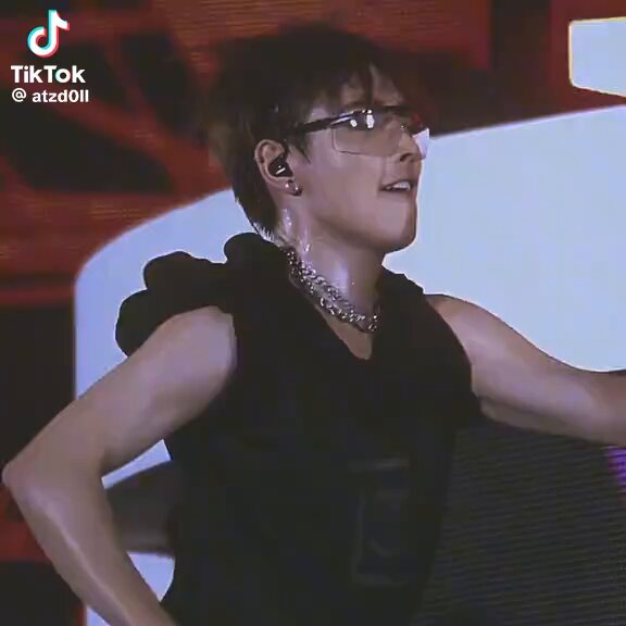 all the hot bitches long for waterbomb hongjoong