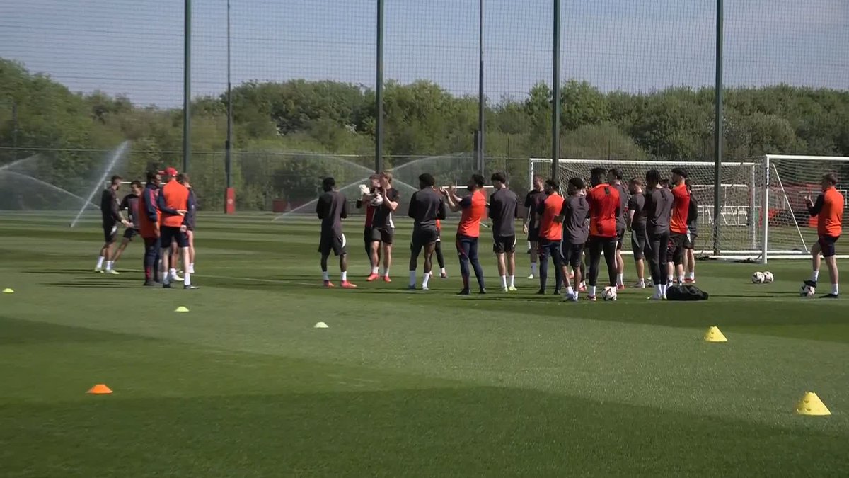 BREAKING: Manchester United's Amad Diallo and Matthijs de Ligt are back in training ahead of the club's Europa League semi final first leg game against Athletic Club on Thursday 🚨