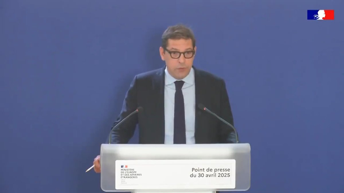 #Liban | "La France condamne la frappe israélienne qui a touché Beyrouth ce dimanche 27 avril. [...] La France réaffirme son soutien aux autorités libanaises vers l’atteinte du monopole complet de l’État sur les armes." - ⁠Christophe Lemoine, point de presse du 30/04/25