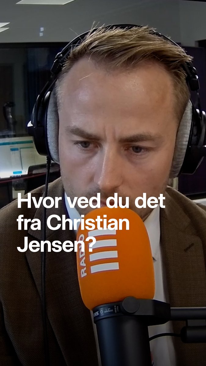 "Nok er Danmark udsat for mange trusler, men netop derfor er der ingen grund til at skræmme danskerne unødigt, " skriver Christian Jensen, ansvarshavende chefredaktør på Politiken. Han vil have en uafhængige terroreksperter og jurister til at vurdere den reelle terrortrussel. Men betyder det så, at han ikke stoler på den analyse, som Politiets Efterretningstjeneste laver? Få svaret her: