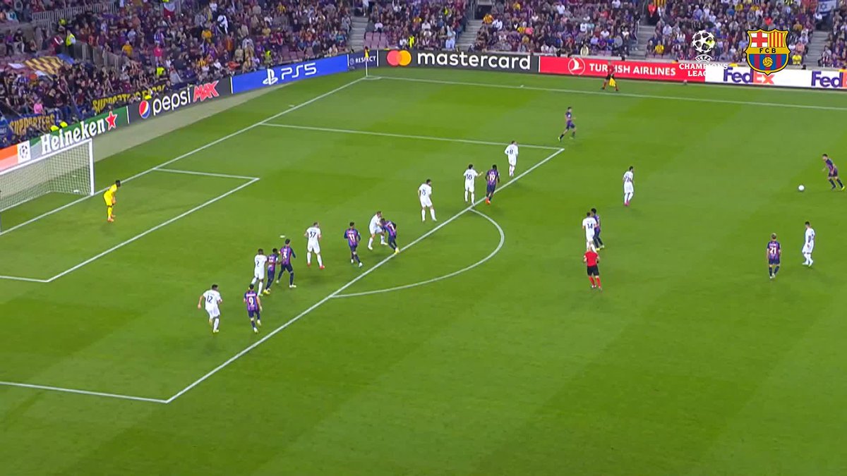 An unstoppable header! 🤩 #BarçaInter UEFA Champions League