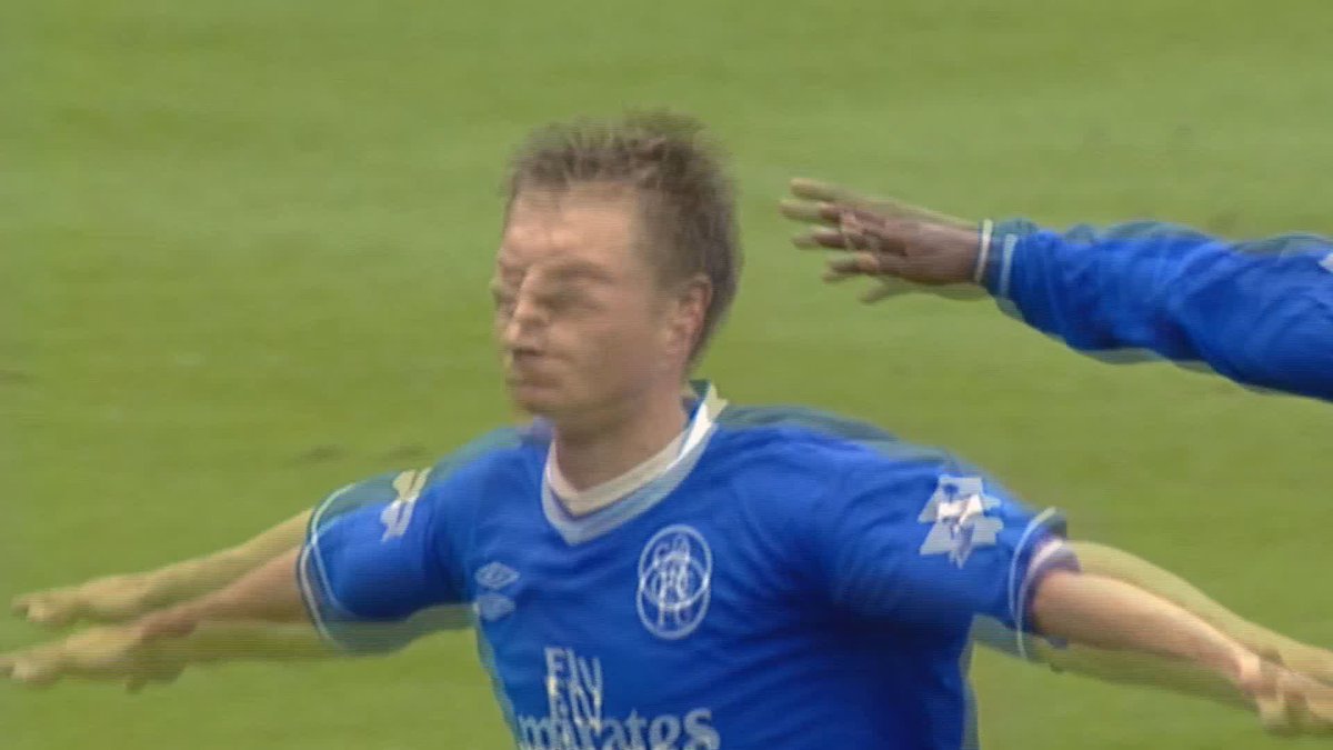 Who remembers when Chelsea's Jesper Gronkjaer snatched the Champions League spot from Liverpool on the final day? 😨