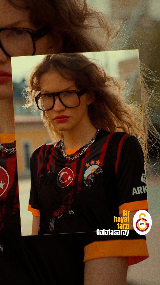 Kızlar şimdi sıra sizde! 🙌 GSStore ürünleriyle en şık, en farklı kombinleri siz yapın, Galatasaray tarzını hayatın her anında yaşayın. 😍 #BirHayatTarzıGalatasaray 📲