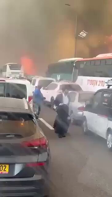 #الكويت #اسرائيل اي دولة تساعد إسرائيل بإسم الإنسانية ، فهي فاقدة للإنسانية .