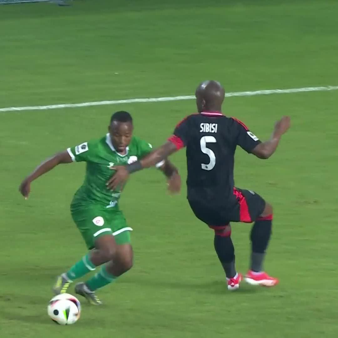 The Bucs lose their skipper ❌ Sibisi is sent off after two yellow cards 🟨🟨 📺 Stream #BetwayPrem on DStv: