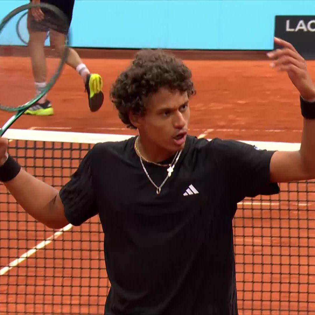🚨 POINT OF THE TOURNAMENT 🚨 Diallo &amp; Dimitrov pulling out ALL the stops! #MMOpen