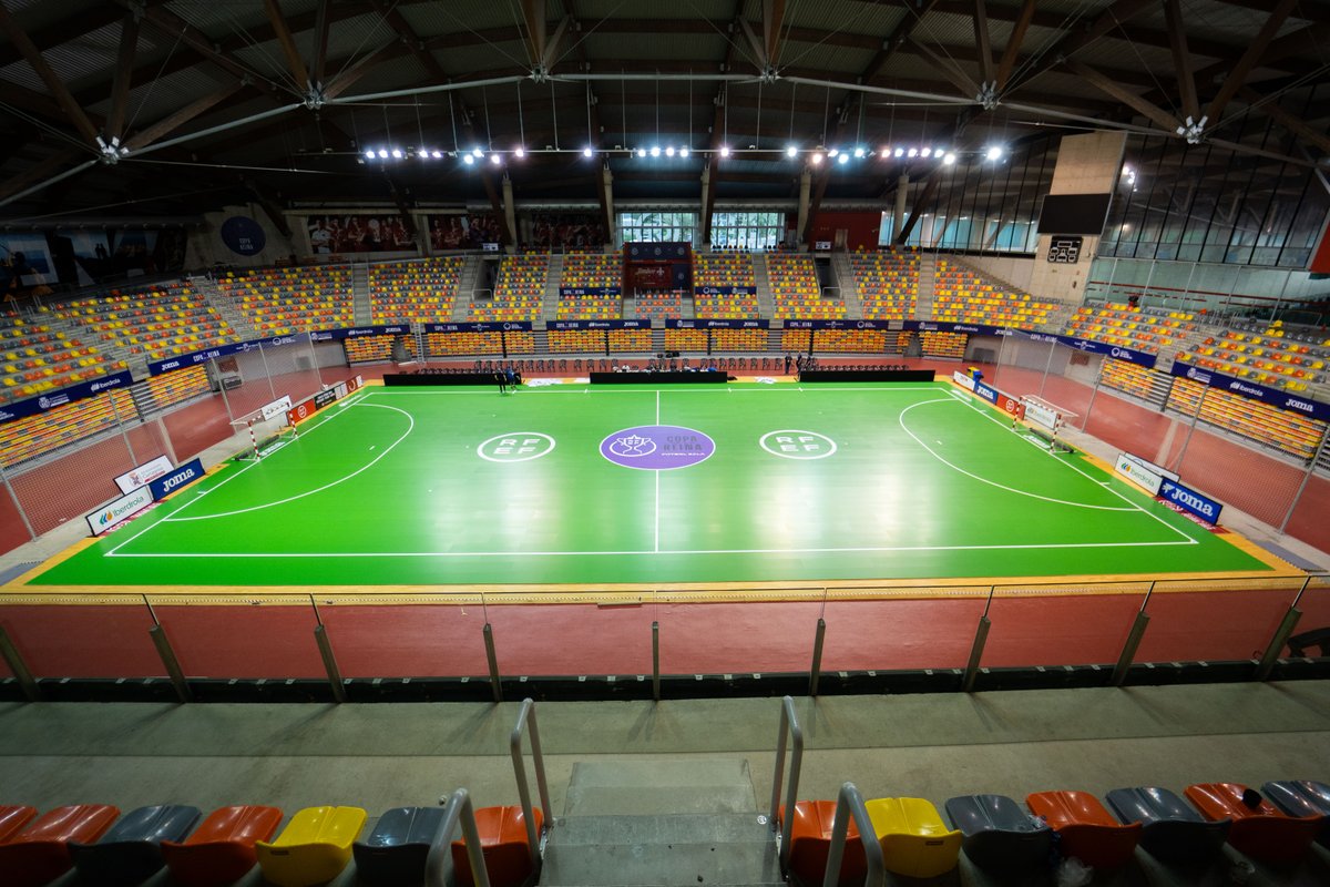 La #CopaDeLaReinaFS será el estreno de la pista verde patrocinada por Iberdrola para el fútbol sala femenino. A nivel marketiniano, de lo mejor que ha hecho la RFEF en mucho tiempo.