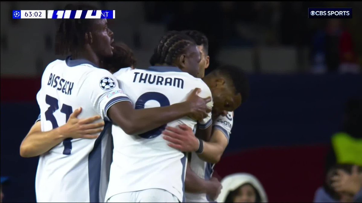 A GOAL A PIECE IN UNDER TWO MINUTES 🤯 DON'T TAKE YOUR EYES OFF THIS GAME FOR A SECOND 🍿