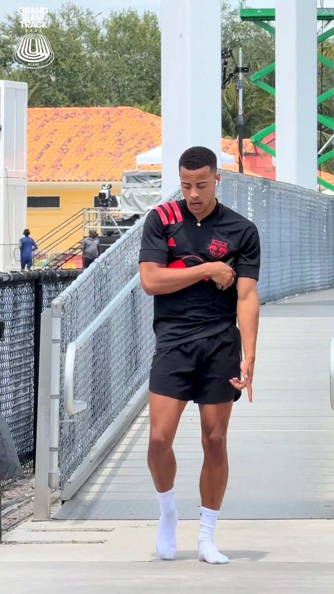 He warms up. He turns up. Sasha Zhoya is a 24/7 vibe 🕺