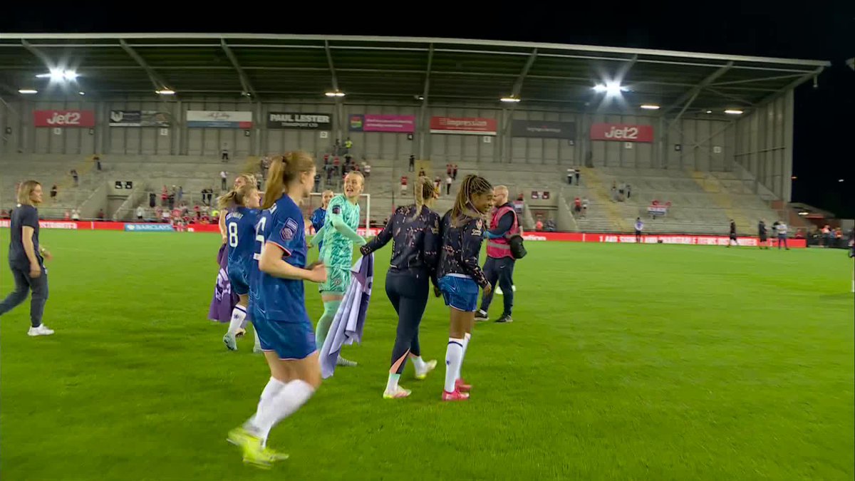 What it's all about 💙 The (C)helsea FC Women players and staff take it all in with their fans 🤩 #BarclaysWSL