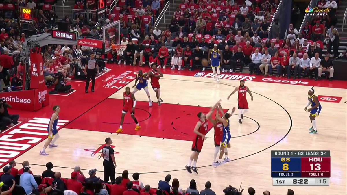 The Rockets appear to be targeting Steph's thumb early on 🤔