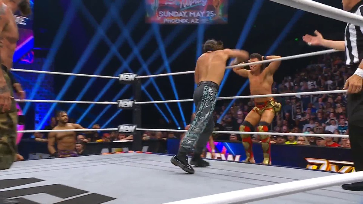spots like these are why people make fun of AEW😑 #AEWDynamite