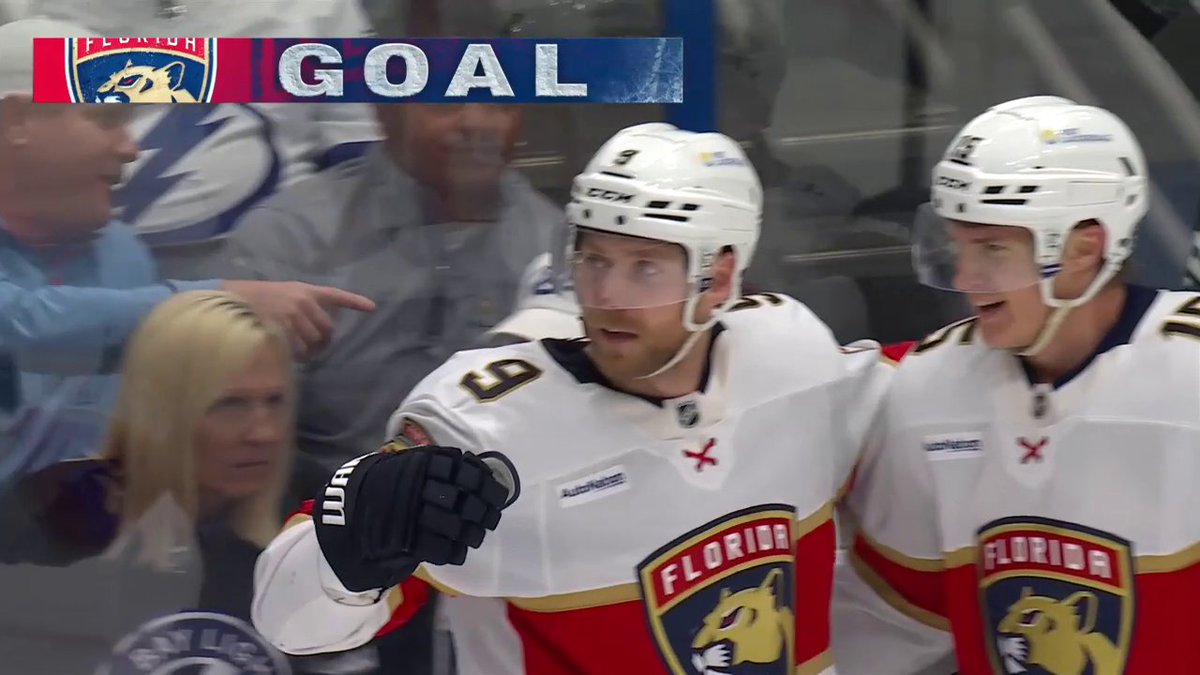 OUT OF THE BOX AND ONTO THE BOARD! 🤩 #StanleyCup 🇺🇸: ESPN 2 ➡️ 🇨🇦: Sportsnet or stream on Sportsnet+ ➡️
