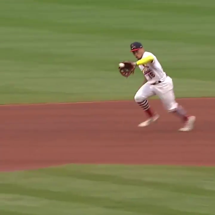 I will forever be amazed at how nonchalant Kolten Wong made this play look 😅