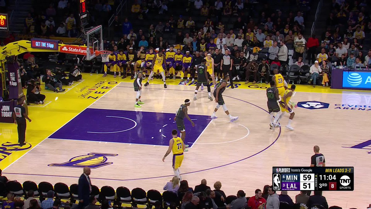 LeBron looking AGGRESSIVE coming out of the break 💪 Timberwolves/Lakers second half is on TNT!