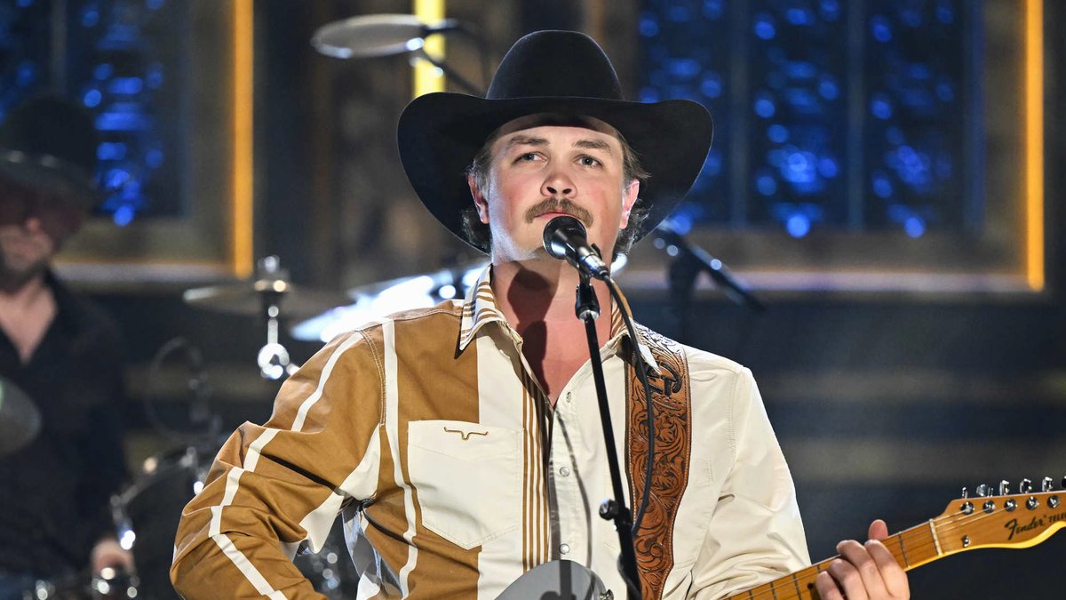 .Zach Top performs “I Never Lie”! Watch the full performance ⬇️ #FallonTonight