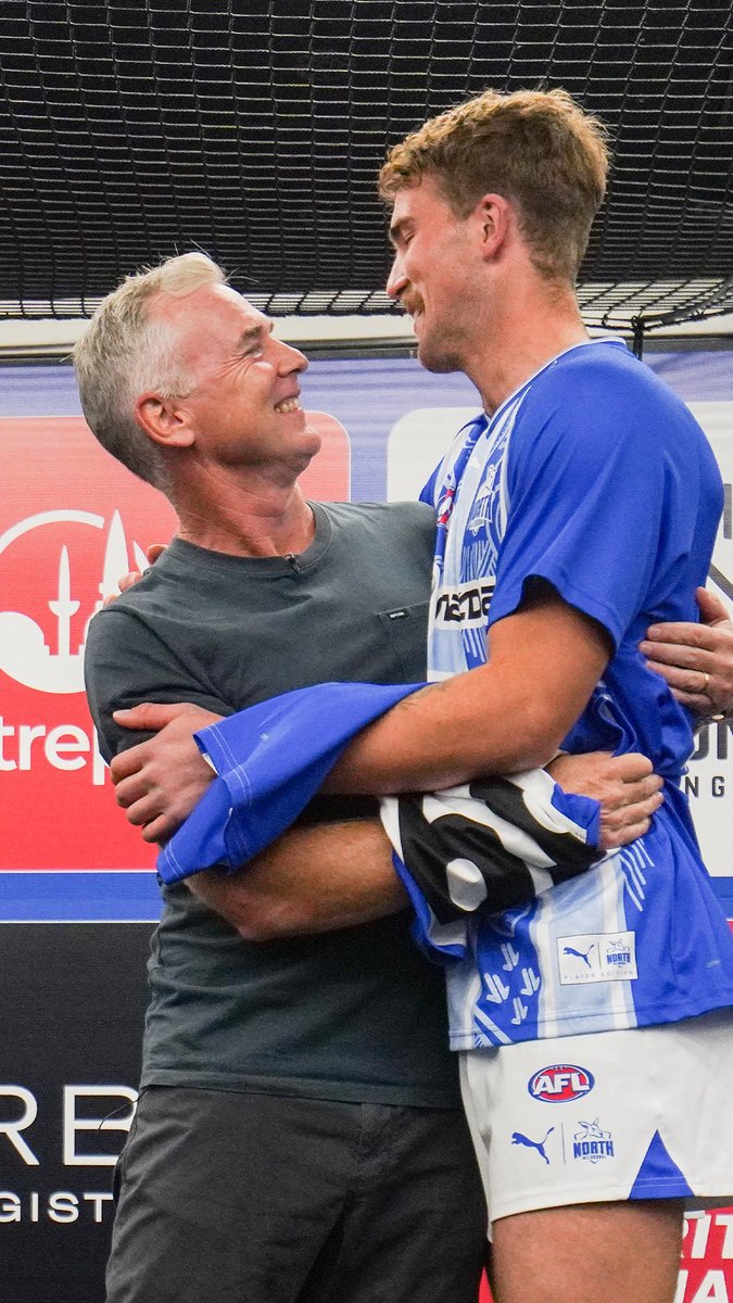 "Wear it with honour ... you're a Shinboner for life." Dual premiership player Adam Simpson returns to present Finnbar Maley with his first jumper 🫎 #Kangas