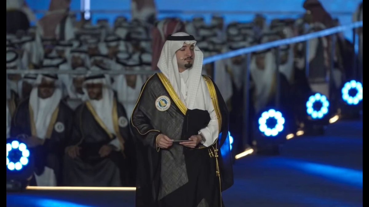 كان حُلمًا، حُفَّ دعاءً، قُضيَ سعيًا، و ها هو يزدان بالوصول! بحمد الله وفضله، تخرجت من كلية الطب والجراحة بتقدير ممتاز مع مرتبة الشرف الأولى. وكانت سعادتي مضاعفة بتشرفي بإلقاء كلمة الخريجات، ممثلةً لزميلاتي، ناقلةً مشاعر الفخر والامتنان في هذه اللحظة العظيمة♥️