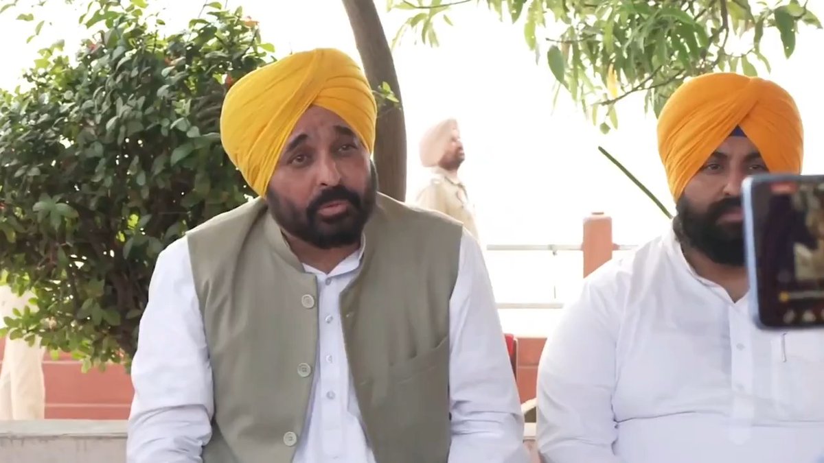 ਪਿਛਲੀਆਂ ਸਰਕਾਰਾਂ ਦੀ ਮਿਲੀਭੁਗਤ ਨਾਲ ਪਹਿਲਾਂ ਇਹ ਪੰਜਾਬ ਦਾ ਪਾਣੀ ਲੁੱਟਦੇ ਰਹੇ ਨੇ, ਪਰ ਅਸੀਂ SYL ਦੇ ਮੁੱਦੇ 'ਤੇ ਵੀ ਆਪਣਾ ਸਖ਼ਤ ਸਟੈਂਡ ਰੱਖਿਆ ਤੇ ਹੁਣ ਪਾਣੀਆਂ ਨੂੰ ਲੈ ਕੇ ਵੀ ਅਸੀਂ ਡਟ ਕੇ ਲੜਾਈ ਲੜ੍ਹਾਂਗੇ। ਅਸੀਂ ਪੰਜਾਬ ਦੇ ਪਾਣੀ ਦੀ ਬੂੰਦ ਵੀ ਬਾਹਰ ਨਹੀਂ ਜਾਣ ਦੇਵਾਂਗੇ। ---- पिछली सरकारों की मिलीभगत से पहले भी ये लोग पंजाब का पानी लूटते रहे हैं, लेकिन हमने SYL के मुद्दे पर भी अपना सख्त स्टैंड रखा और अब पानी के मसले पर भी हम डटकर लड़ाई लड़ेंगे। हम पंजाब के पानी की एक बूंद भी बाहर नहीं जाने देंगे।