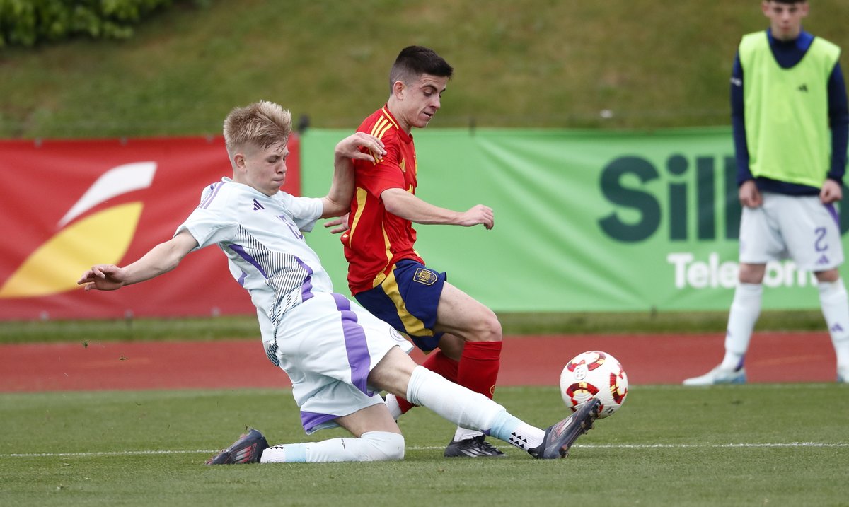 📹 𝗥𝗘𝗦𝗨𝗠𝗘𝗡 I España 2-3 Escocia (Sub-15). ⚽️ Kai Hutchison (0-1) ⚽️ Bruno Luque (1-1) ⚽️ Coben Fergusson (1-2) ⚽️ Gorka Isuskiza (2-2) ⚽️ Jacob Cameron (2-3) 💻 Crónica: 📺 Partido completo: #NuestraBase