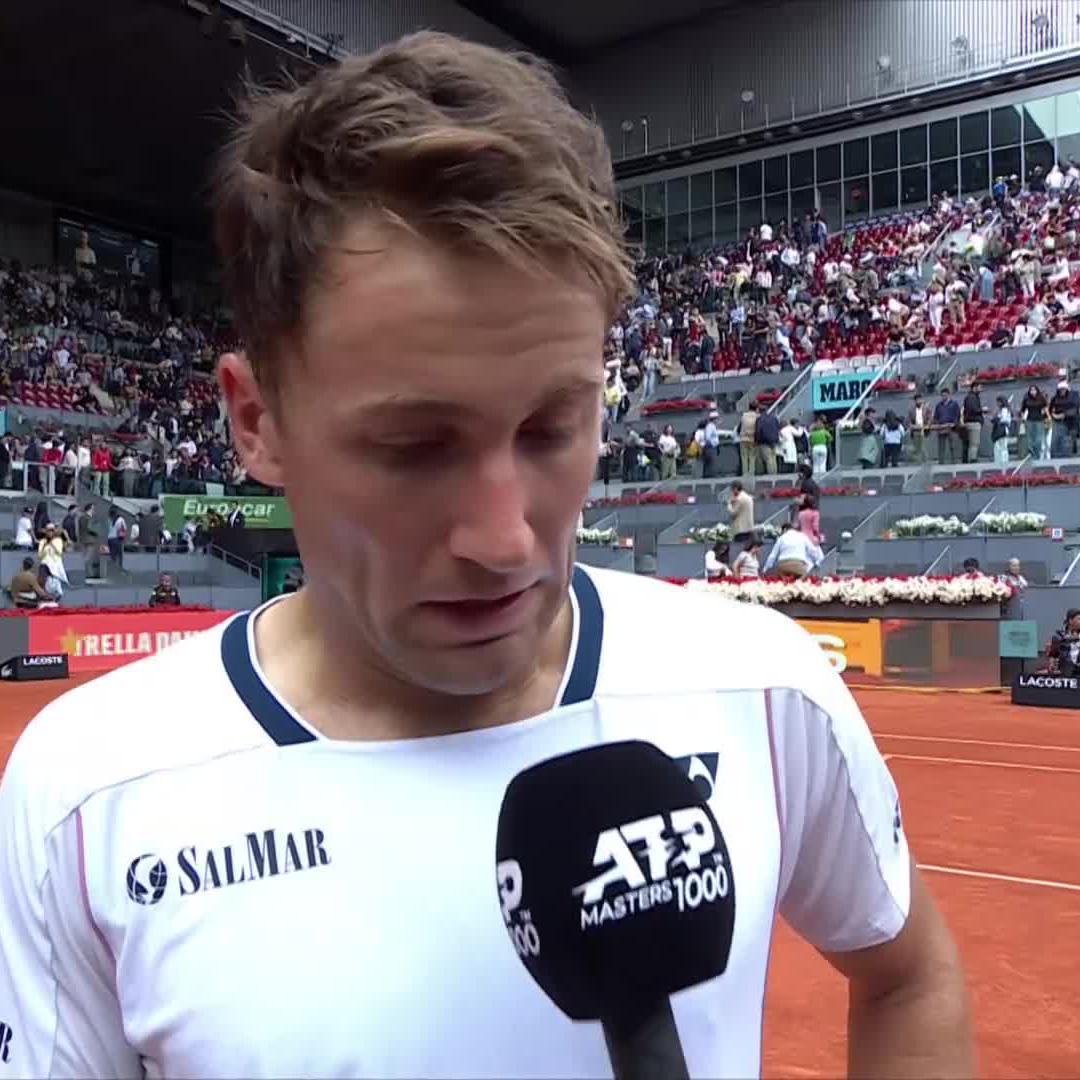 "I looked at the stats last night and saw [Medvedev] beat me on grass, outdoor hard court, indoor hard court. Last surface remaining [is] clay, so please don't make it 4-0. At least it's 3-1 now" 😂 Casper Ruud #MMOpen