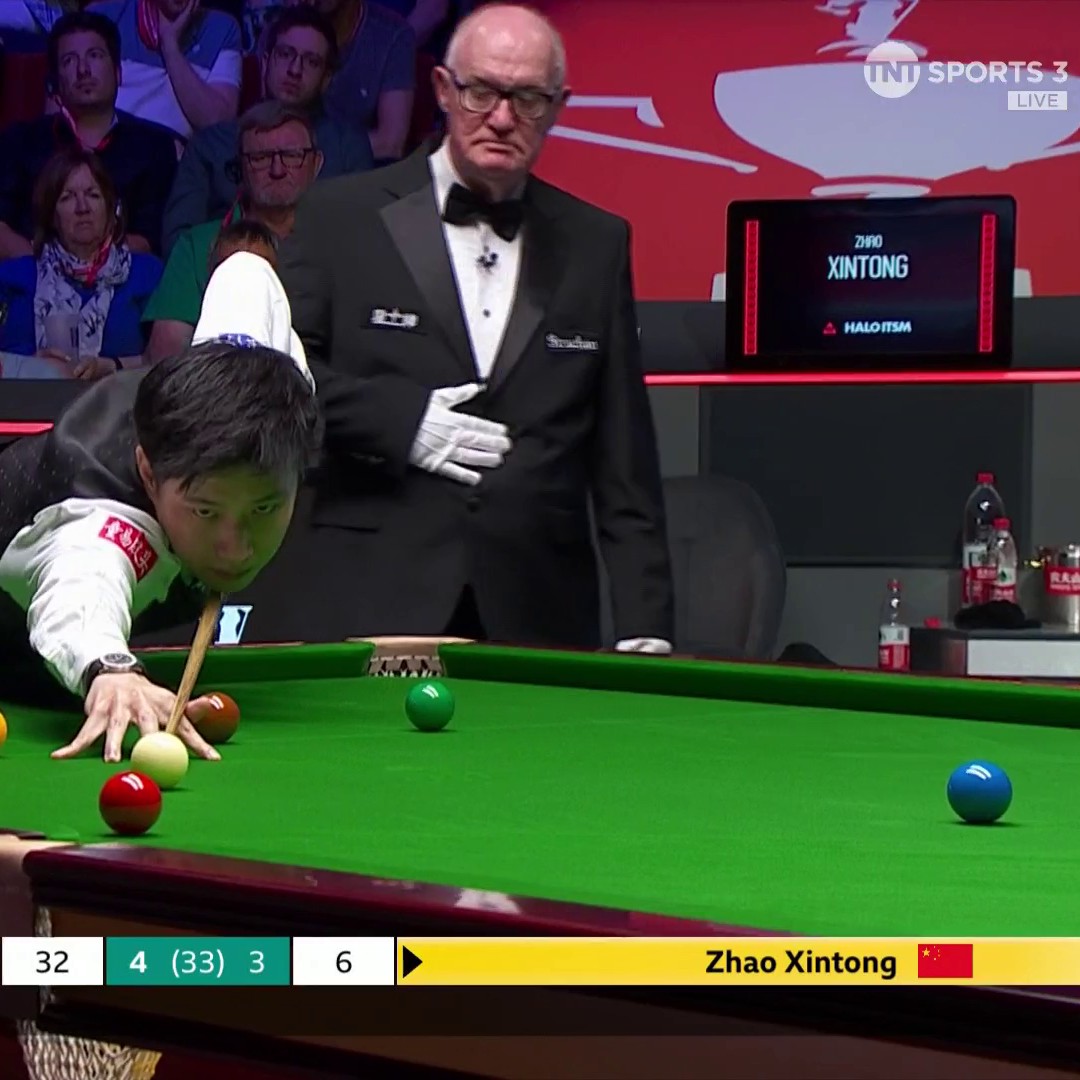 🔊SOUND ON: Was that a stomach rumble from the referee? 😅 #WorldChampionship