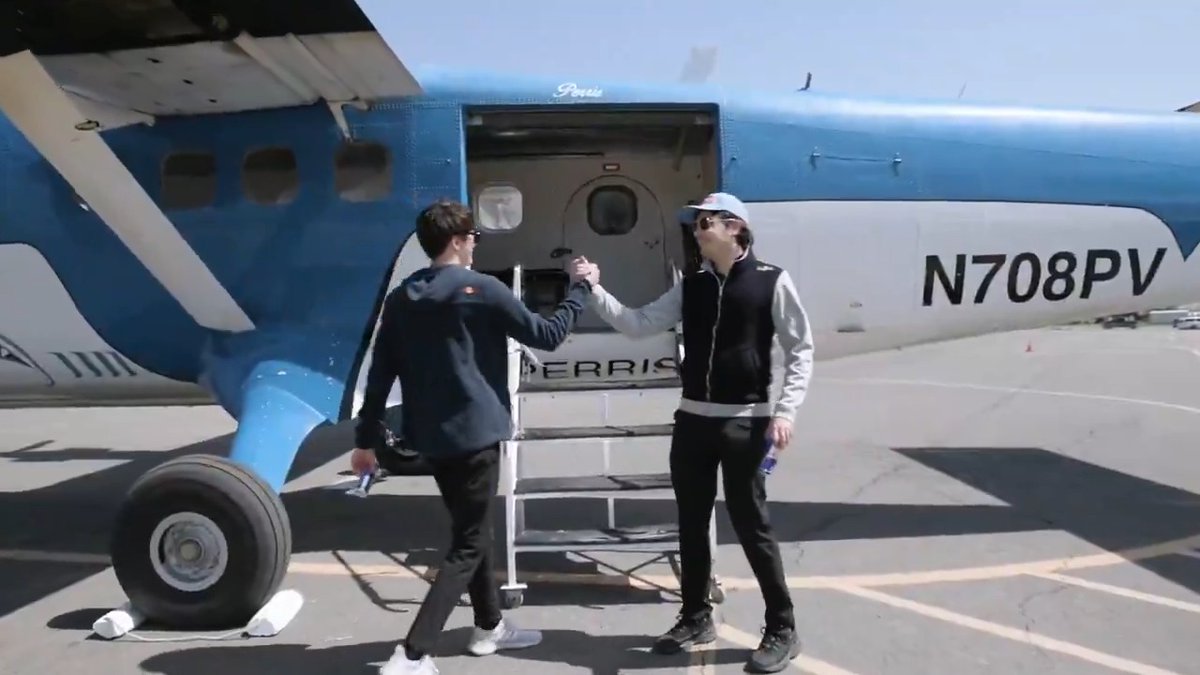 Being born ready 🤝 Falcons ImperialHal Red Bull Gaming got Hal and iiTzTimmy to the #ALGSOpen in style. Raynday was also there