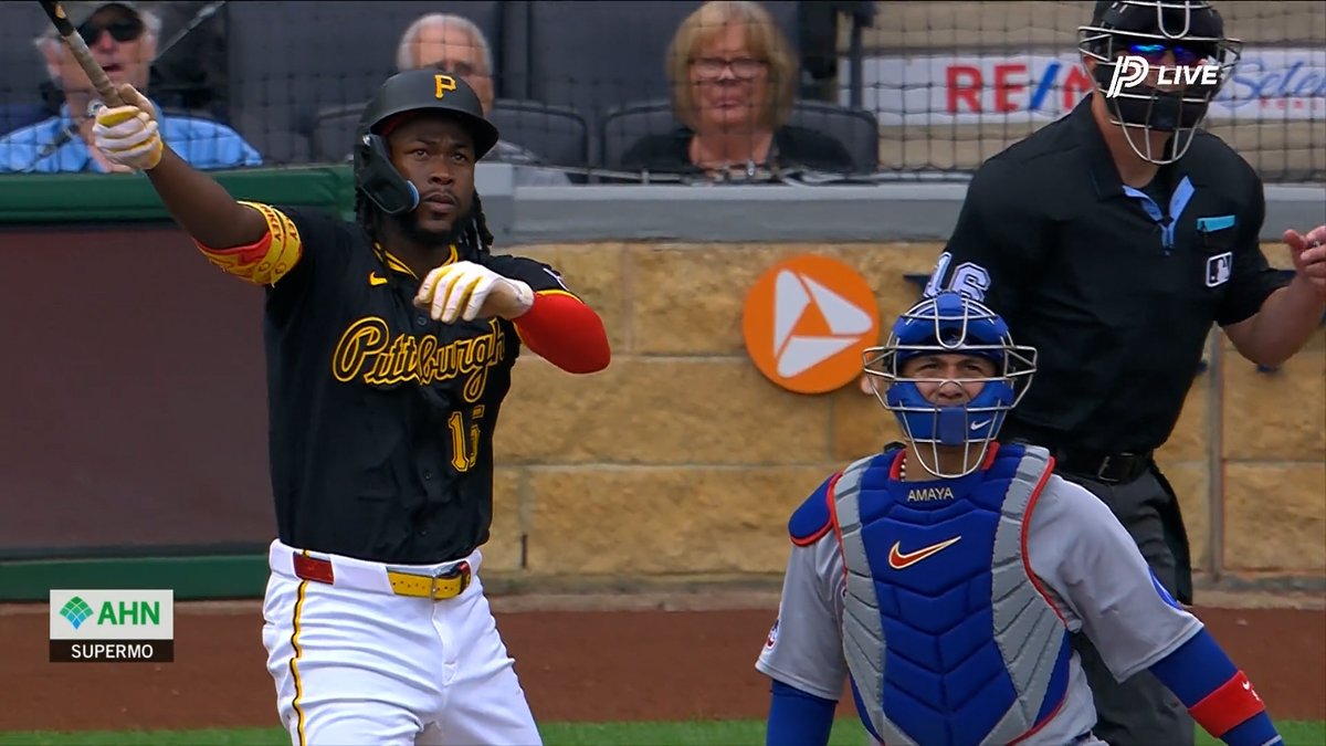 Oneil Cruz with an RBI double to extend the lead!